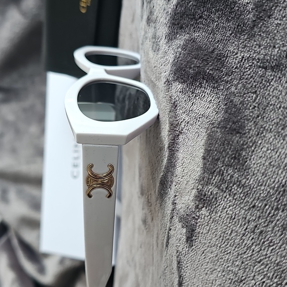 Celine White Triomphe Cat-Eye Sunglasses - Picture 3 of 3